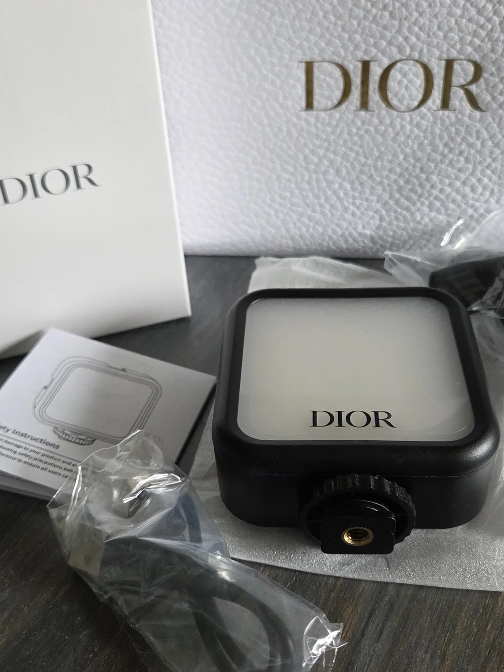Dior official phone